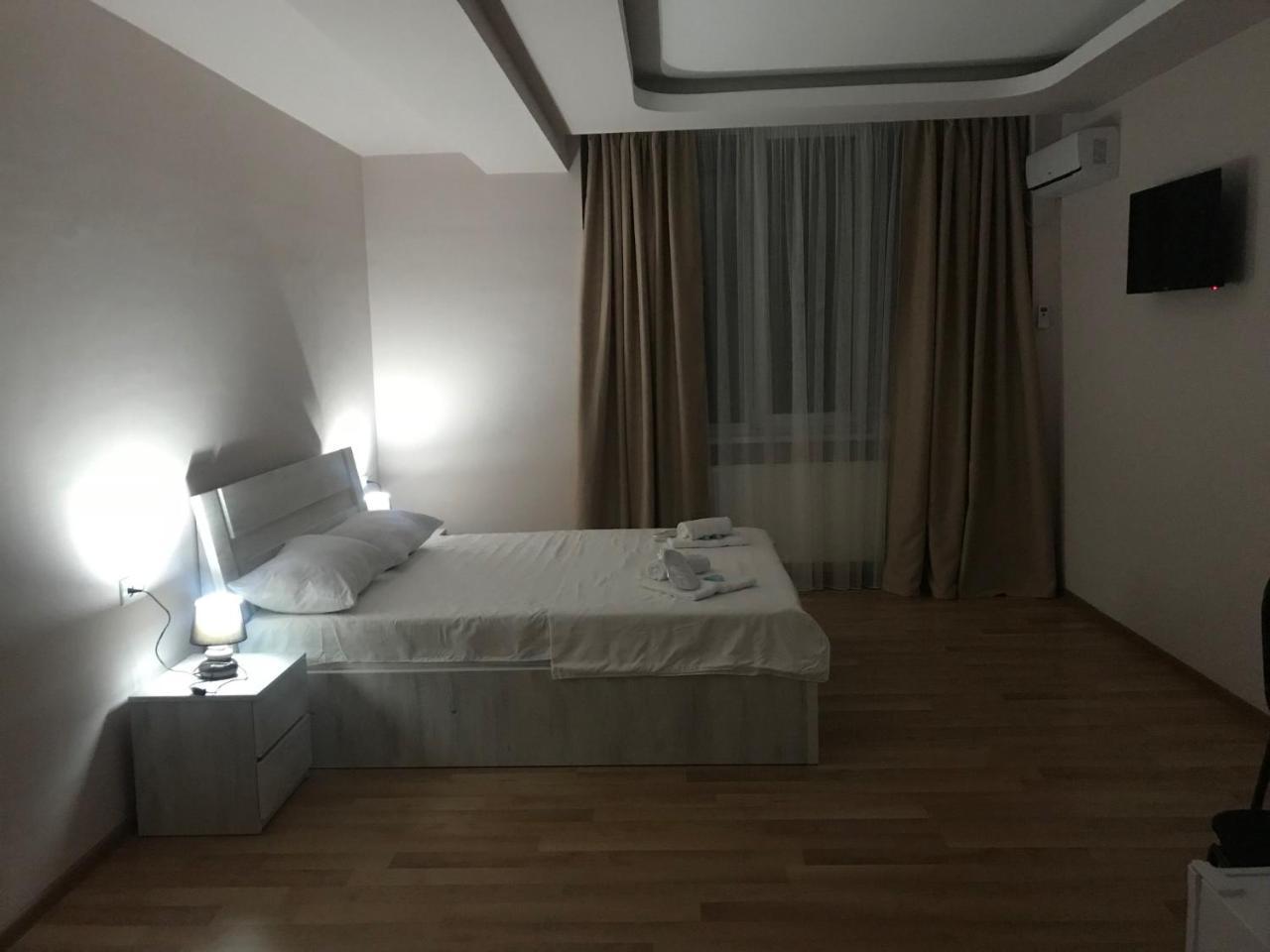 Hotel Caucasus Tbilisi ภายนอก รูปภาพ